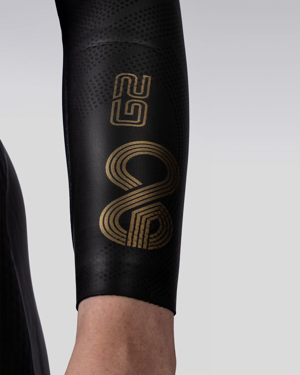 Womens G2 Wetsuit – wrist logo detail